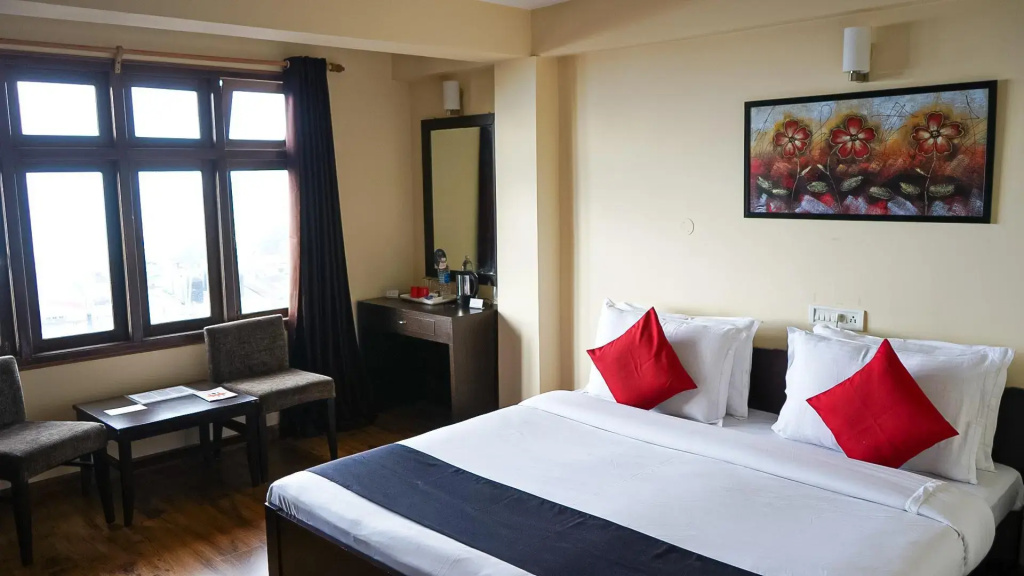 Deluxe Double room with mountain view (full double bed)