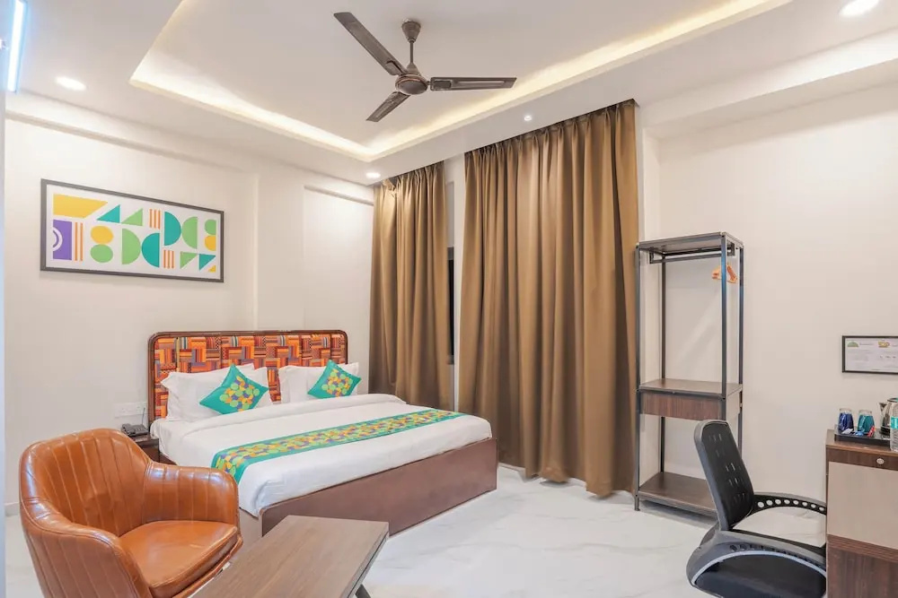 Deluxe Double room (full double bed)
