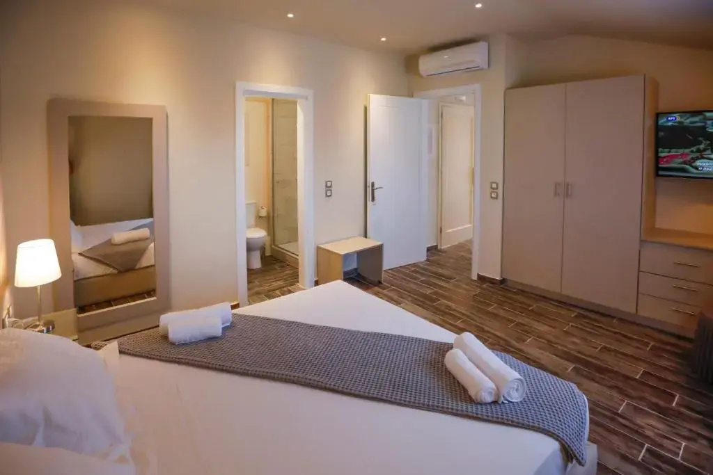 Makris Yialos Apartments, ,