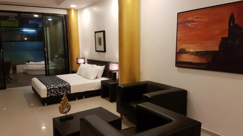 2 Bedrooms Sextuple Suite