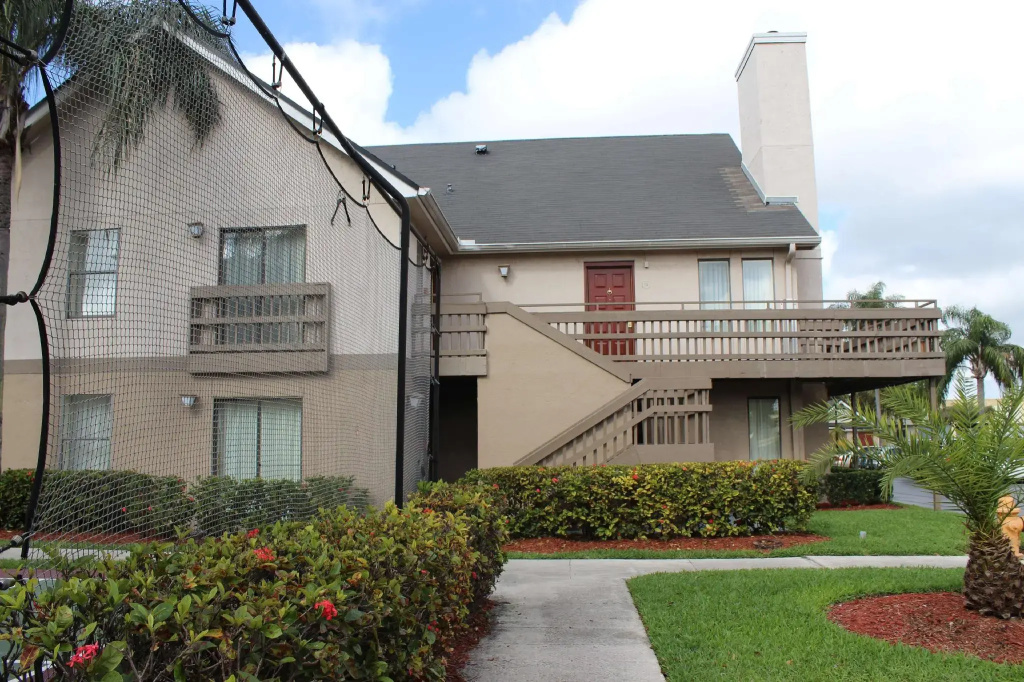 Doral Suites