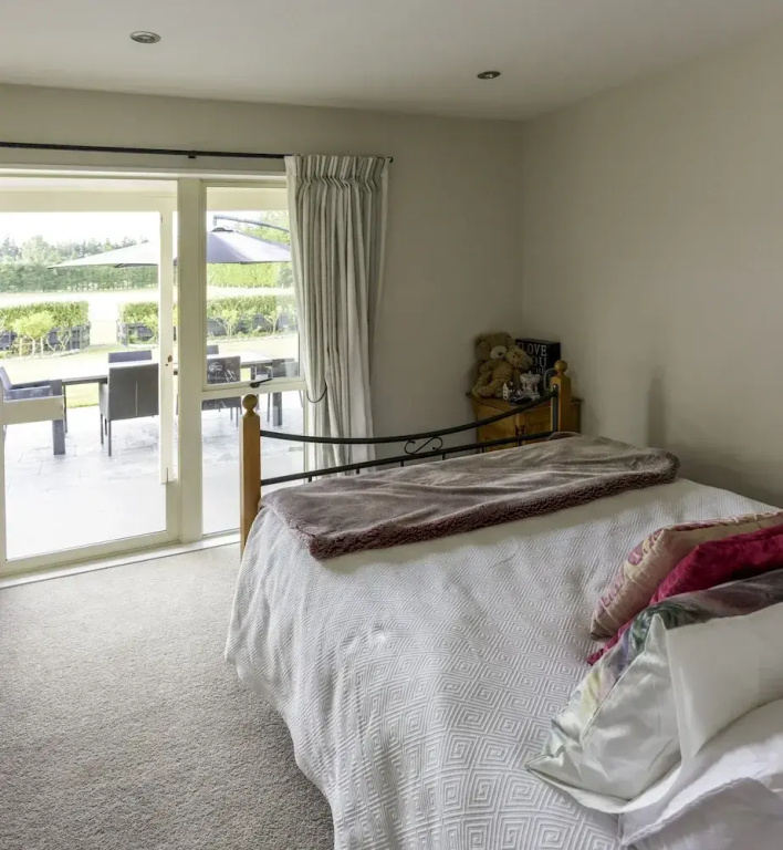 Standard Double room with garden view (full double bed)