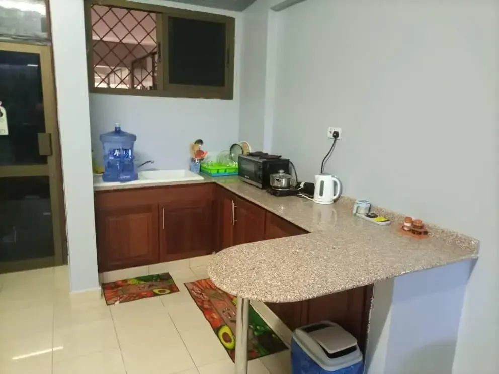 Queens Rentals - Village Walkway
