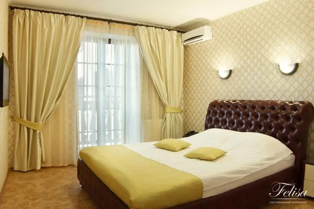 Standard Double room with balcony (full double bed)