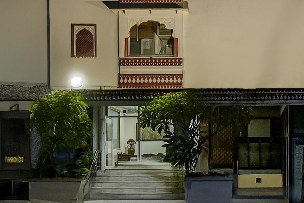 Townhouse Chandpole Metro Station 2