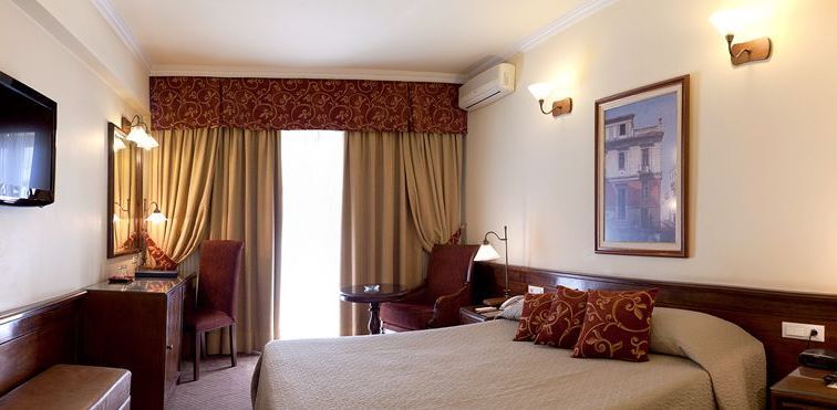 Coral Hotel Athens 4 *