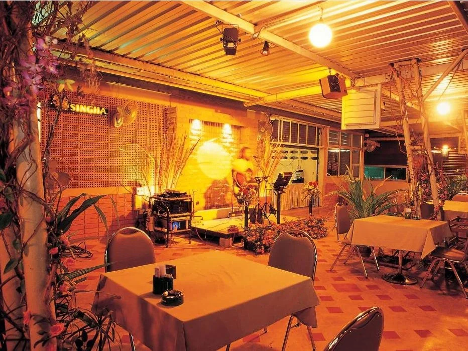 Food & Beverage