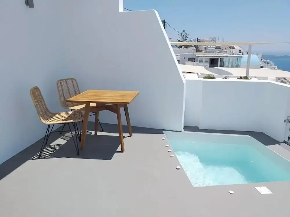 1 Bedroom Luxury Suite with balcony and with sea view