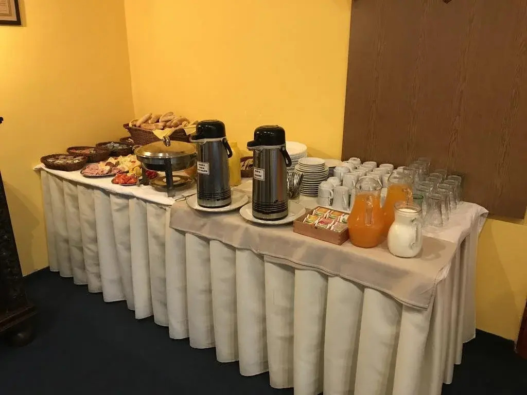 Food & Beverage
