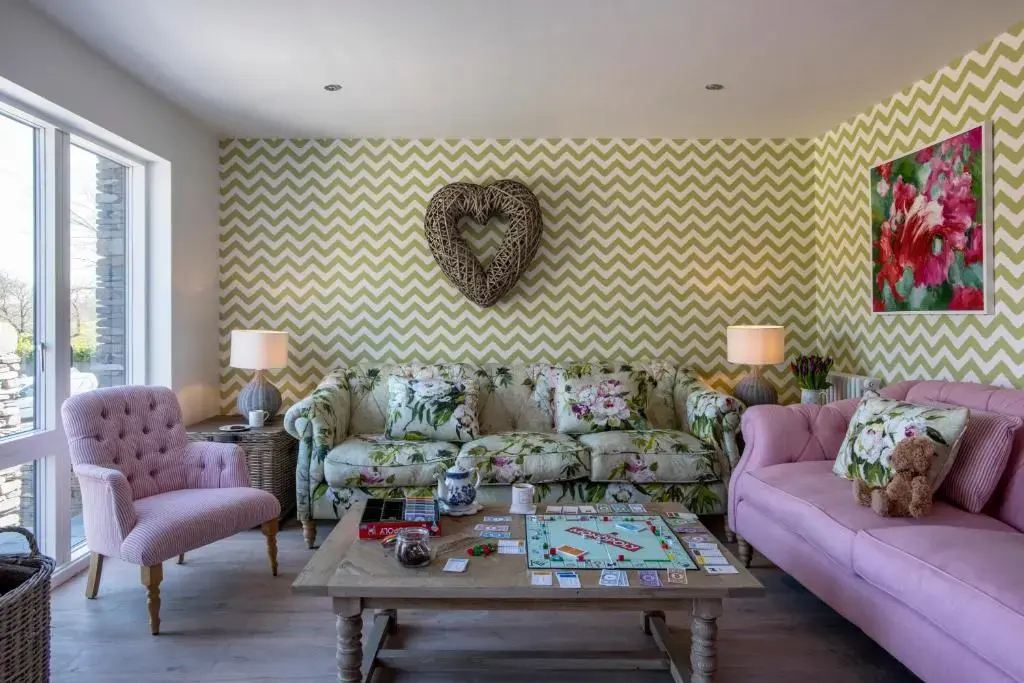 4 Bedrooms Cottage