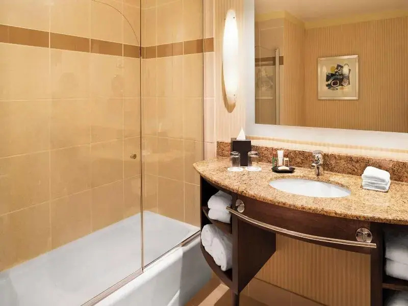 Standard Quadruple Club room