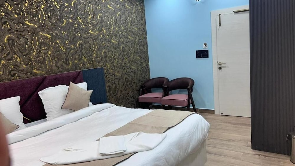 Hotel Rashmi Grand