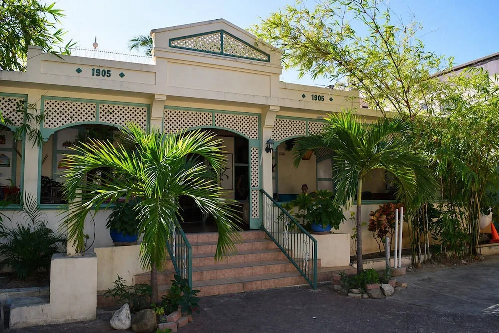 The Crown House Hotel