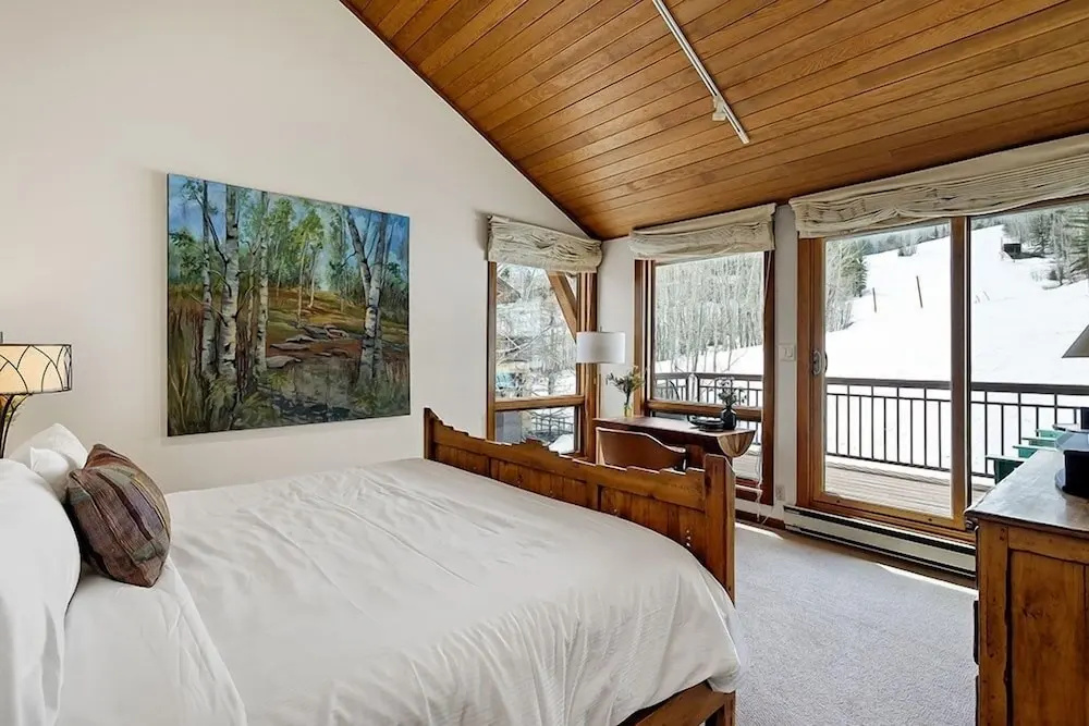 Ski-in/ski-out Luxury Townhome With Stunning Views by The Woodrun V Townhouses by RedAwning