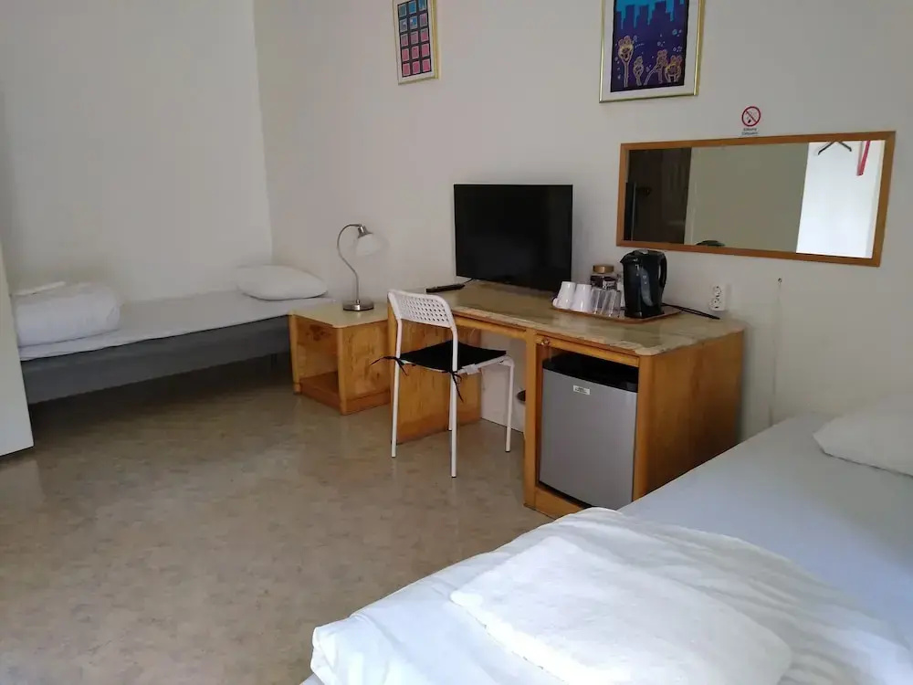 Economy Double room (twin beds)