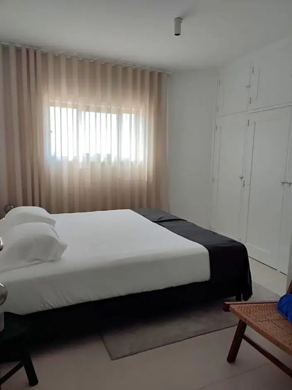 3 Bedrooms Apartment