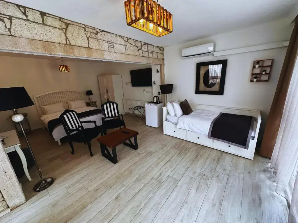 Standard Family room with garden view