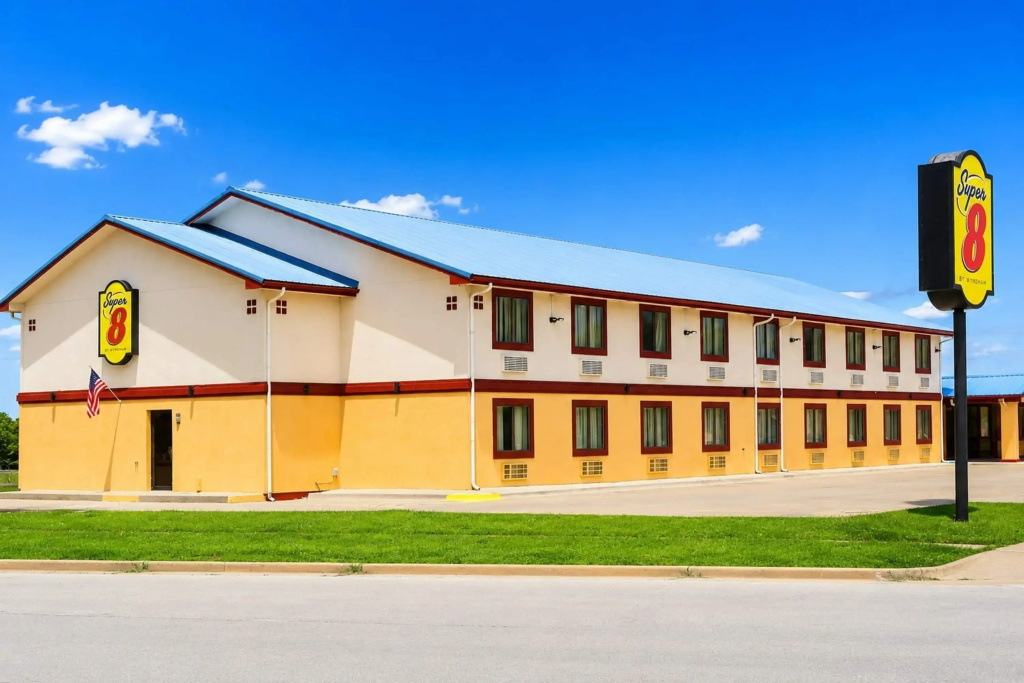 Super 8 by Wyndham Champaign