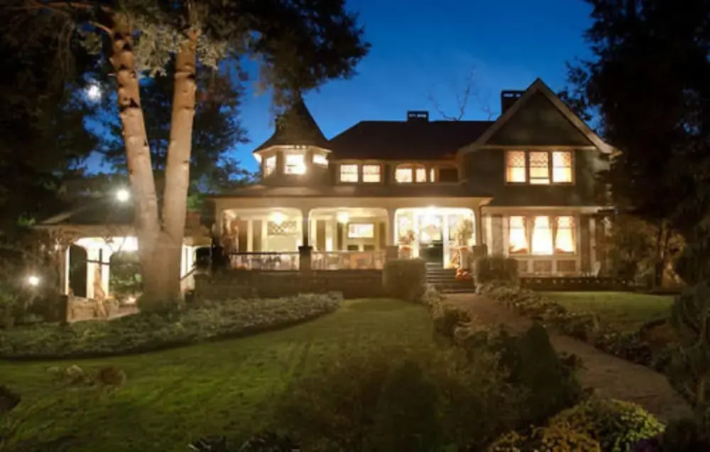 The Black Walnut B & B Inn — фото