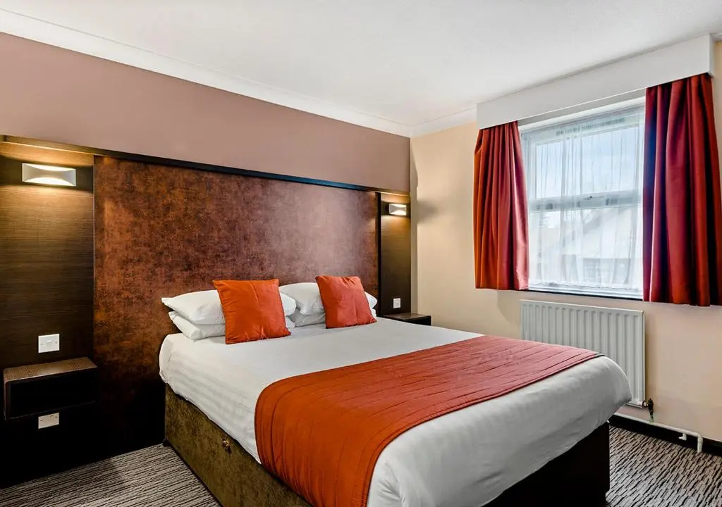 Dragonfly Hotel Bury St Edmunds - Tap to explore photos