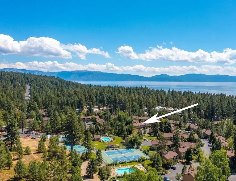 Tahoe City Condo for 8 Slopes Beach Town by Sierra Getaways