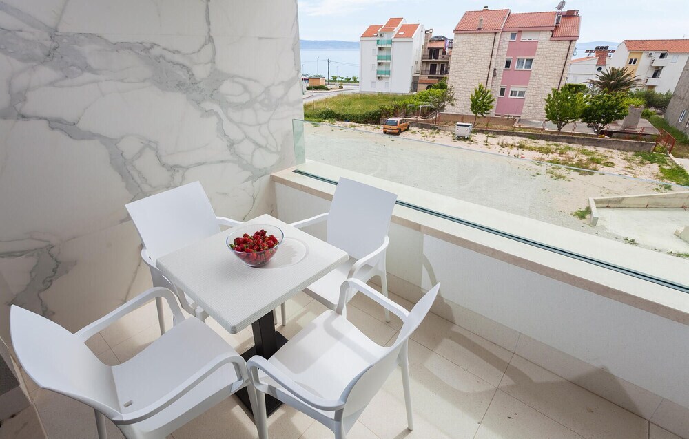 Отель Awesome Apartment in Podstrana With 1 Bedrooms, Wifi and Outdoor Swimming Pool, фото 7