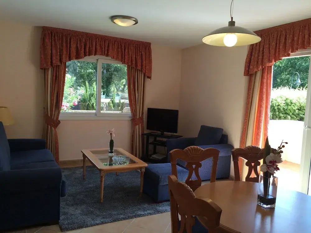 Marbella Beach Resort at Club Playa Real - Chambres