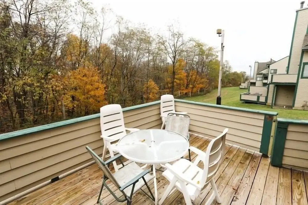 Seven Springs 2 BR Deluxe Condo with Mountain Views by RedAwning