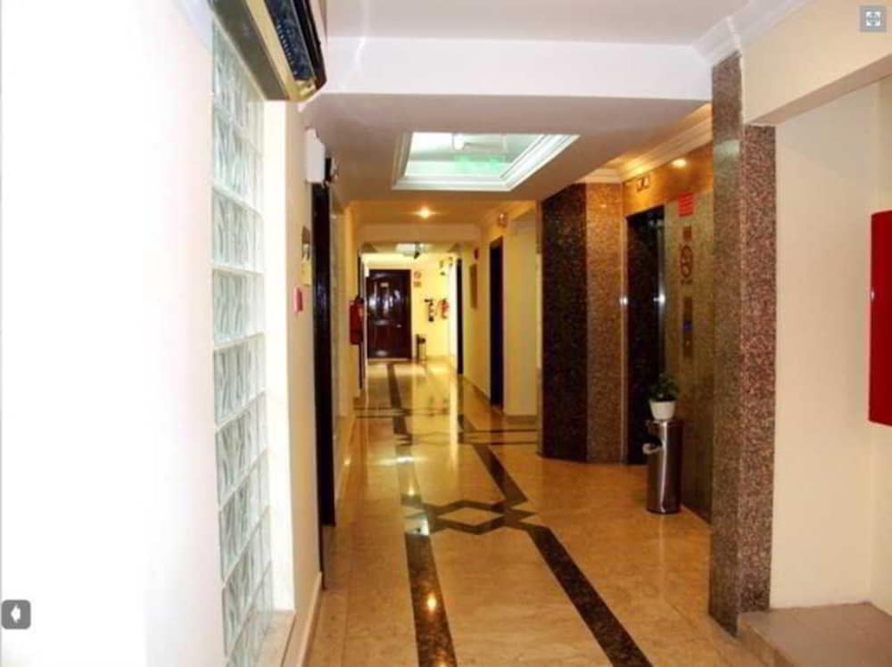 Al Muraqabat Plaza Hotel Apartments