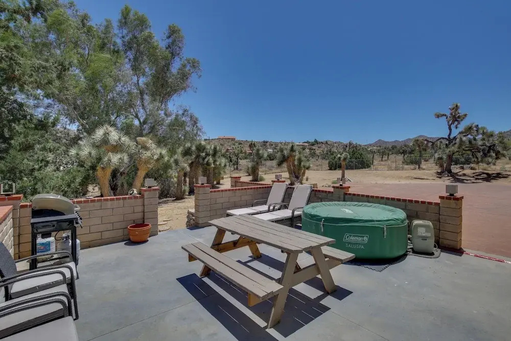 California Vacation Rental With Hot Tub & Patio!