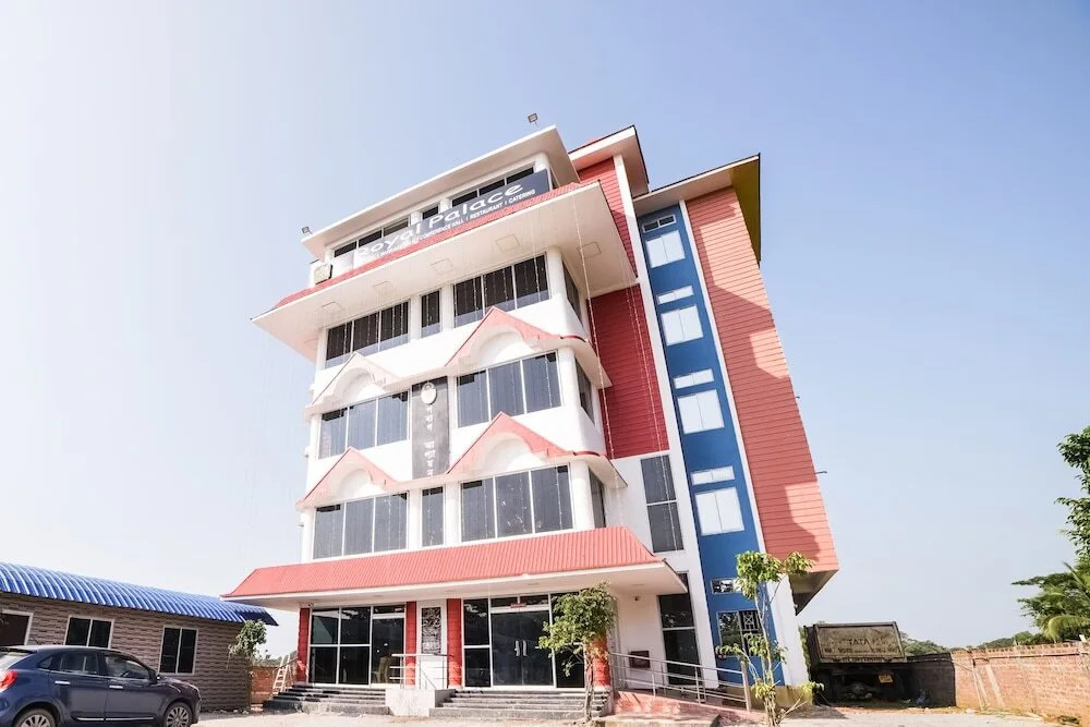 Royal Palace by OYO Rooms