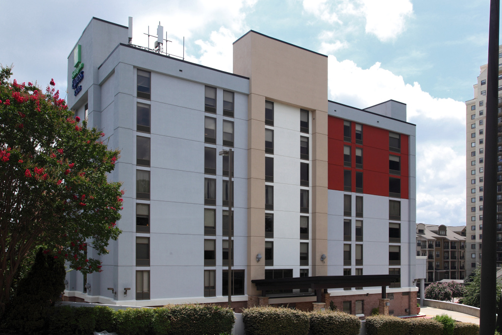 Holiday Inn Express & Suites Atlanta N-Perimeter Mall Area by IHG