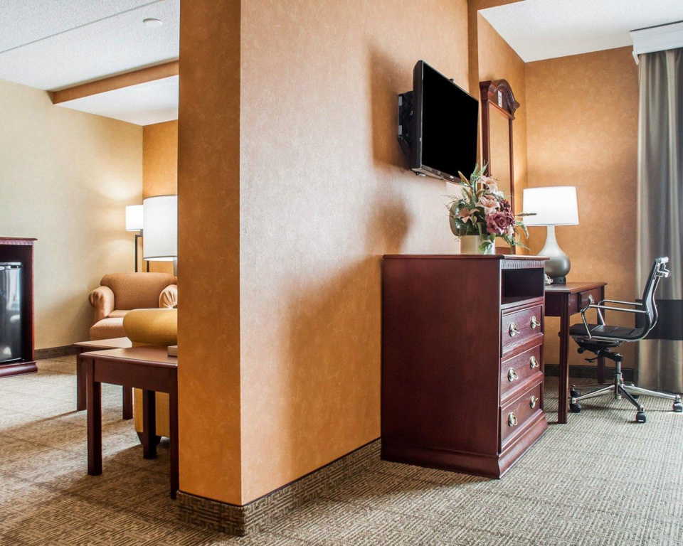 Lobby & Reception