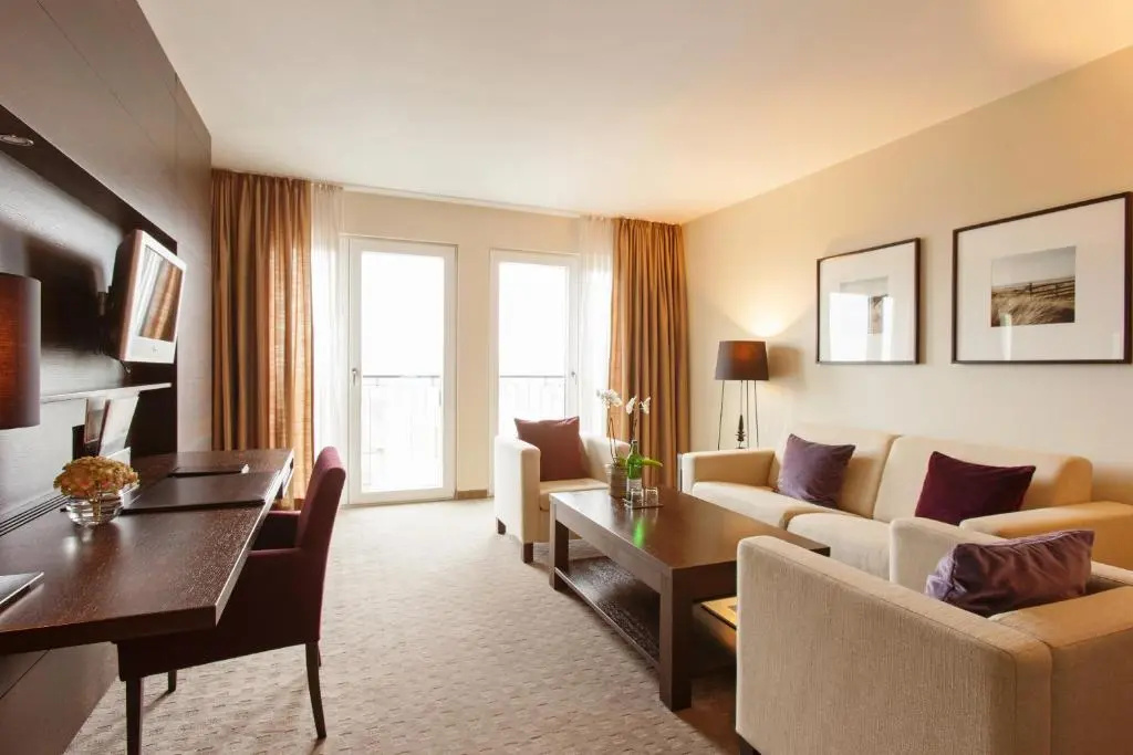 Suite with land view