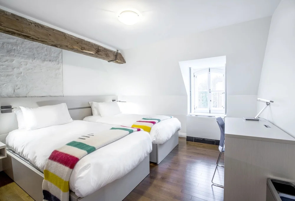 Contemporary Double room (twin beds)