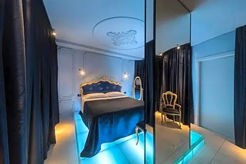 Double Suite (full double bed)