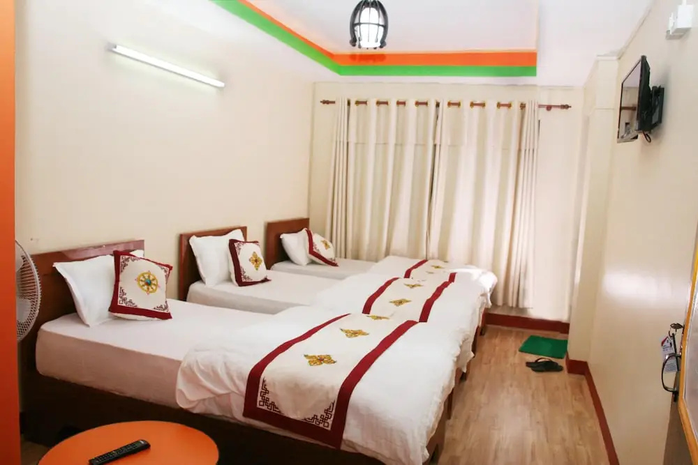 Standard Triple room
