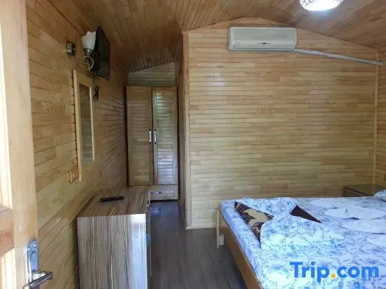 Double Bungalow (full double bed)