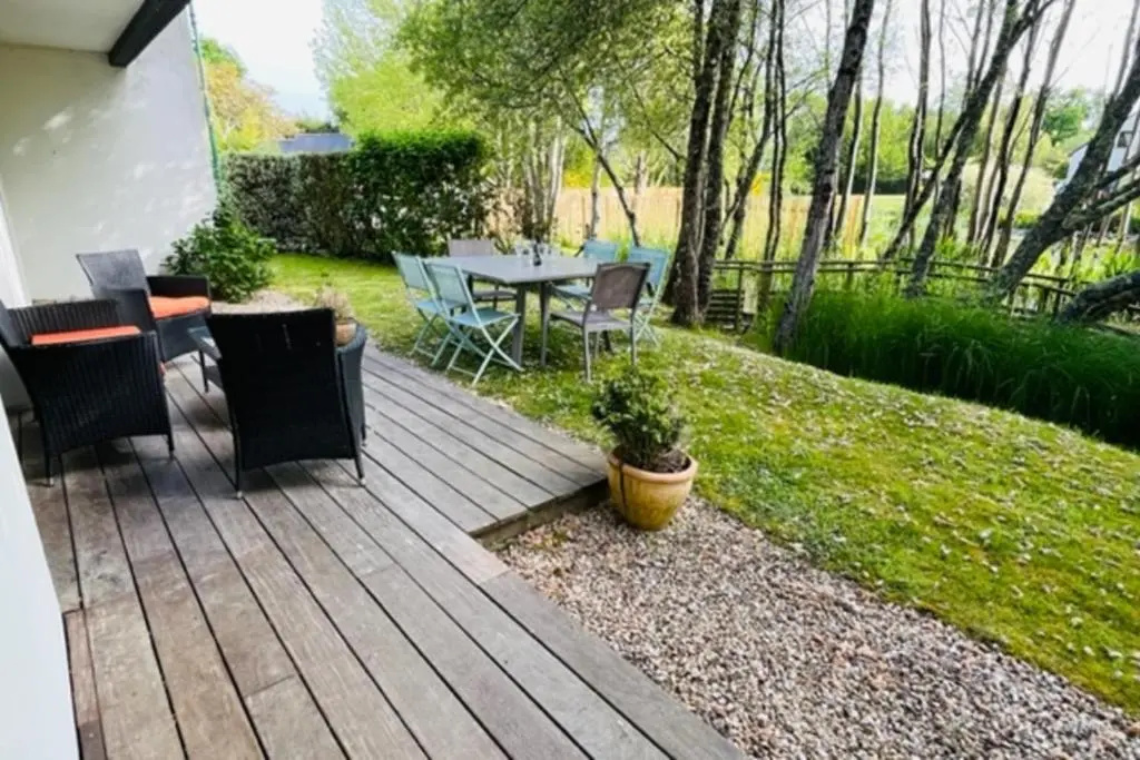 72m With Terrace And Garden Center Of Baden