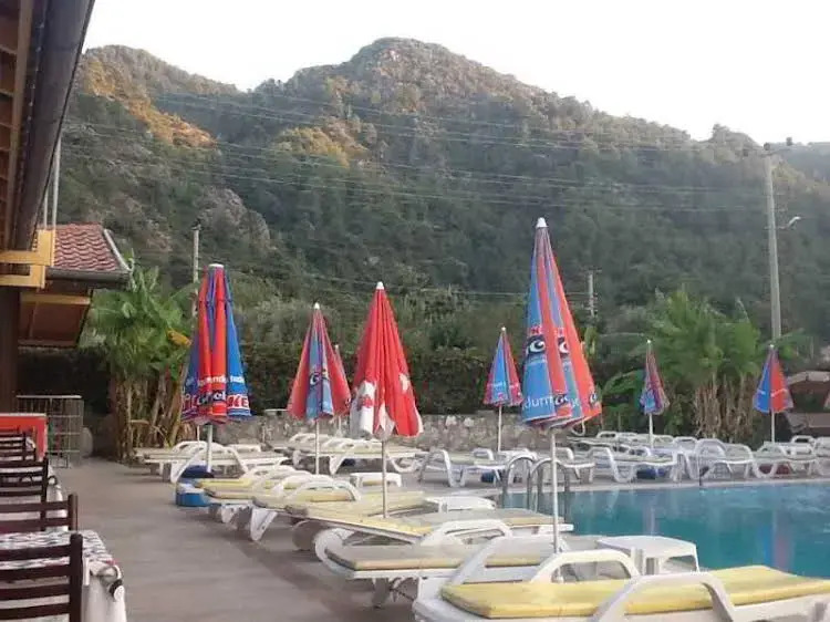 Rhodes Apart — фото 3