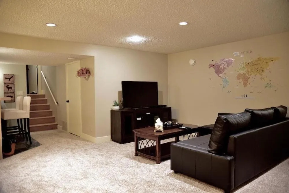 Calgary Cozy Home