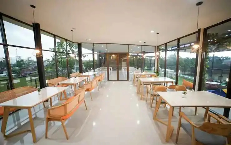 Food & Beverage