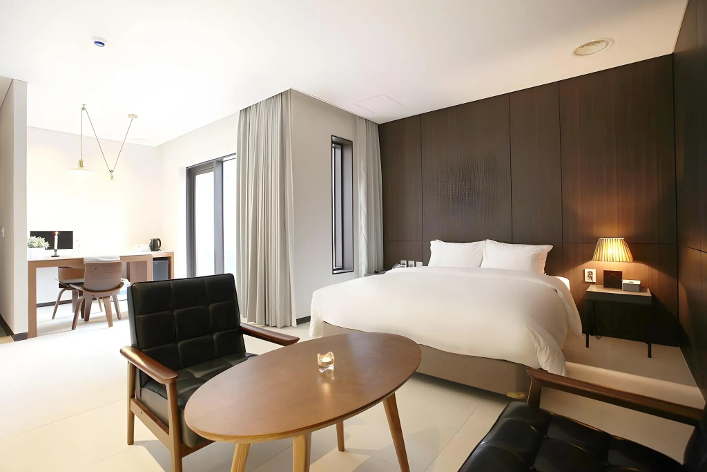 Bricks Hotel — 5