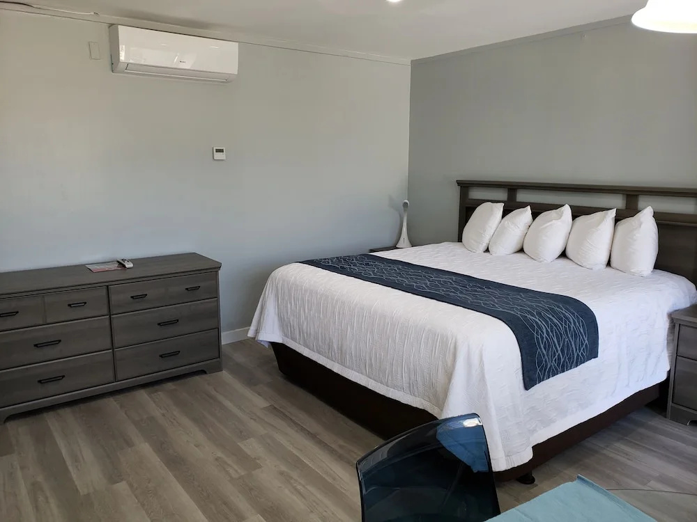 Double Studio (full double bed)