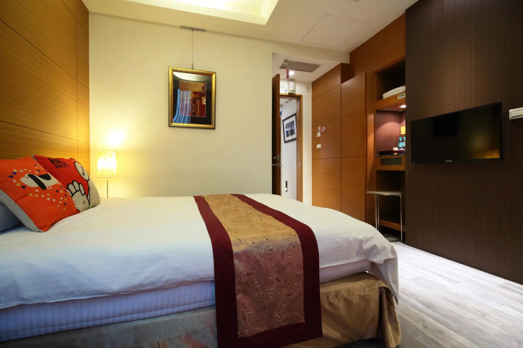 Superior Double room (full double bed)