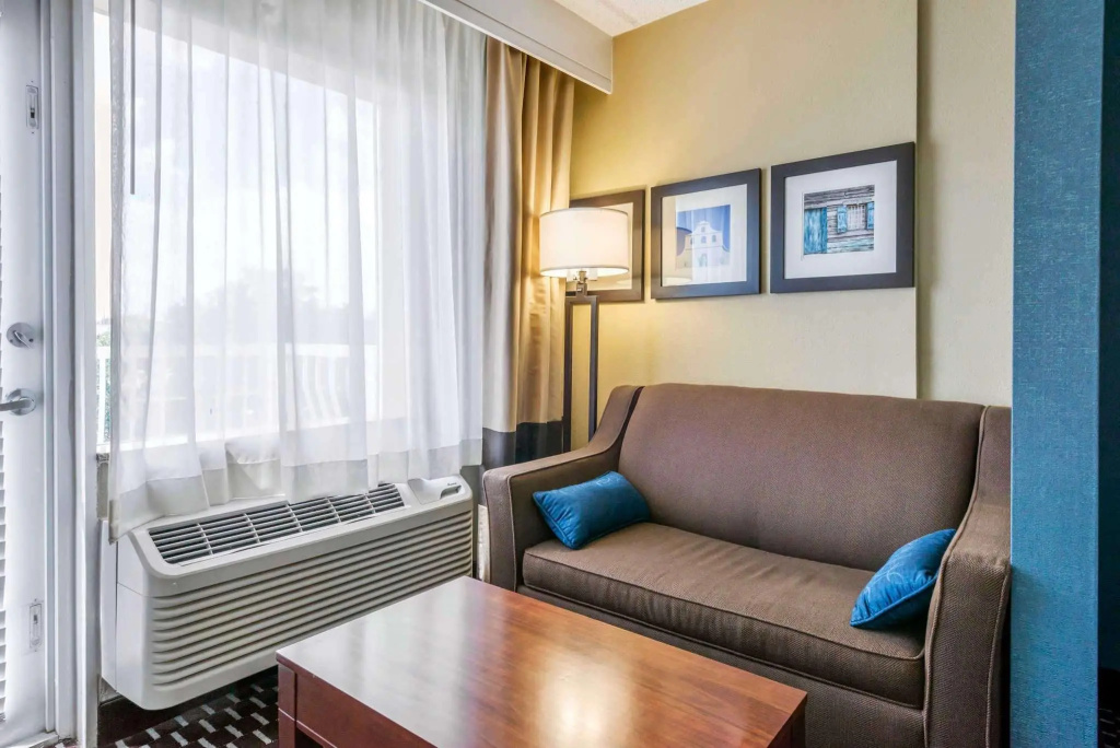 Quadruple Suite