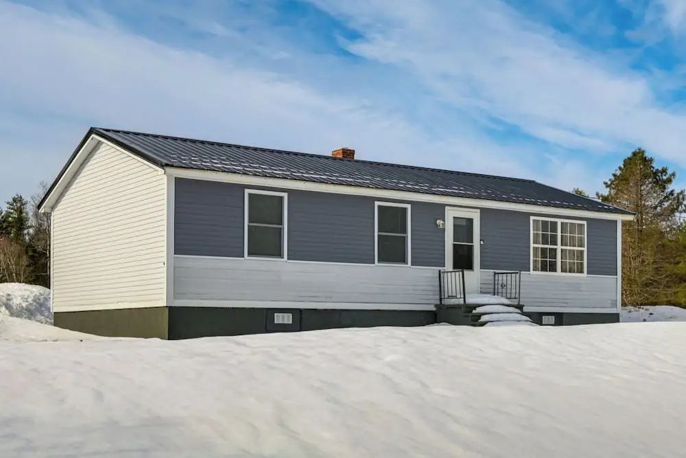Walk to Restaurants & Markets: Machias Home!