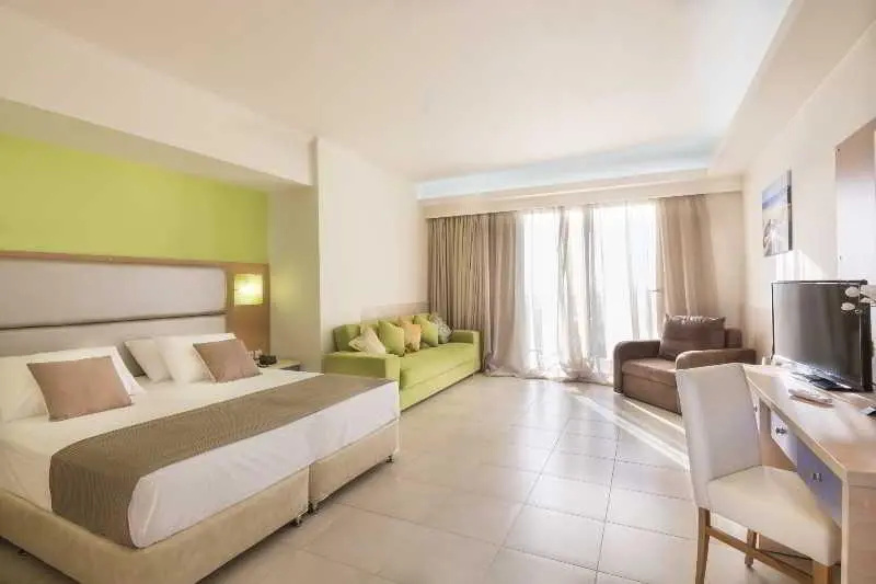 Grand Blue Beach Hotel - Chambres