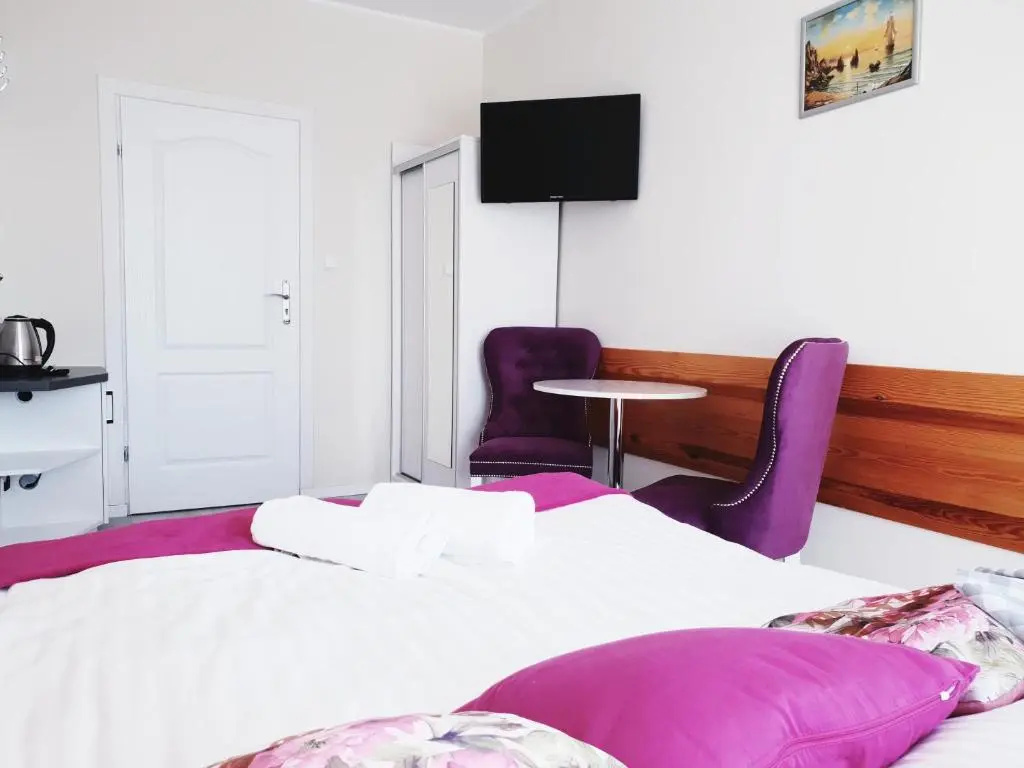 Deluxe Double room with balcony and with garden view (full double bed)