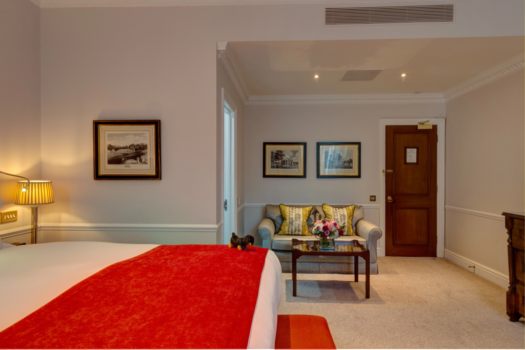 Lobby & Reception